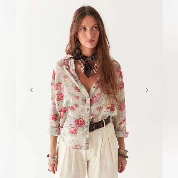 Maison Hotel Tops - NWT Maison Hotel Georgia Blouse in Candy Roses Floral Shirt - M